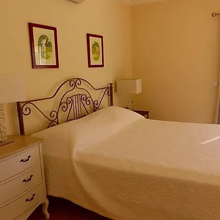 Βίλα Vale Do Garrao Sleeps 6 With Pool And Air Con Vale do Lobo